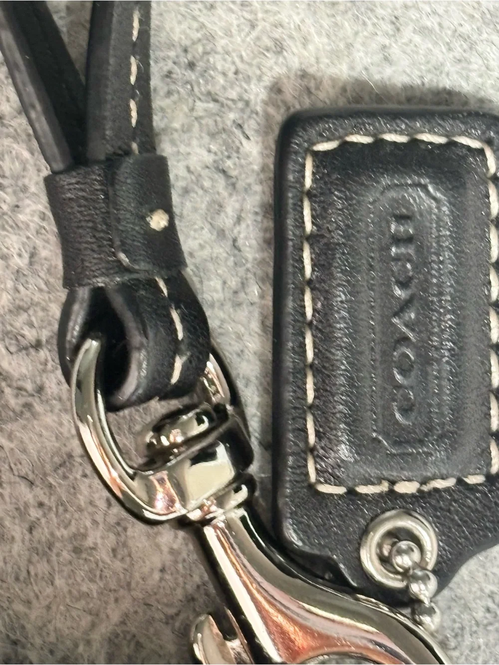 Coach compact black